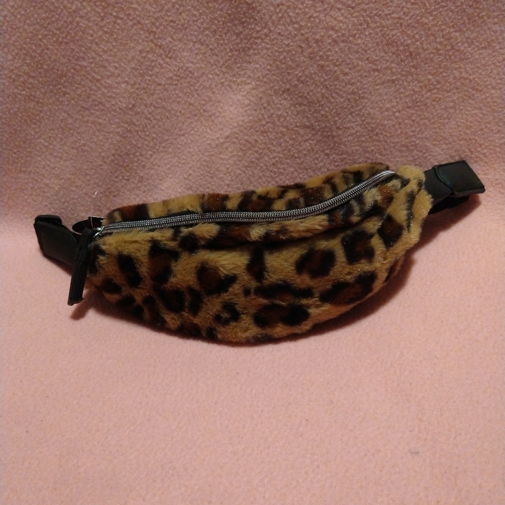 Cheetah print fanny pack with adjustable belt